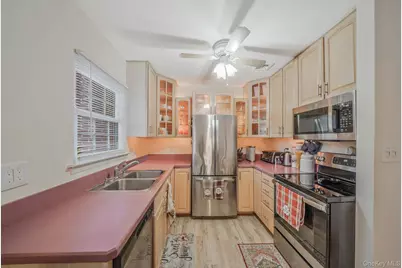 11 Bartlett Commons, Yaphank, NY 11980 - Photo 9