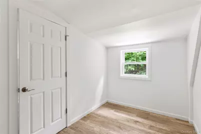 110 E Bartlett Road, Middle Island, NY 11953 - Photo 19