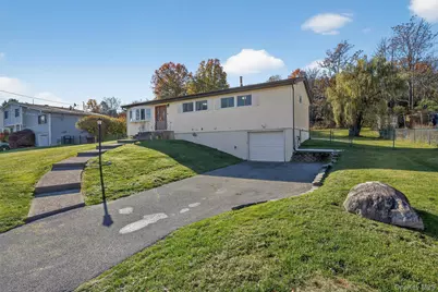 27 Cherrywood Drive, Goshen, NY 10924 - Photo 3