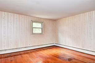 4 Parade Pl, New Windsor, NY 12553 - Photo 13