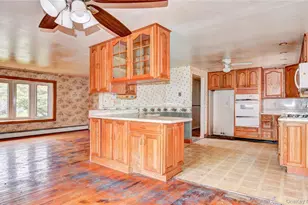 4 Parade Pl, New Windsor, NY 12553 - Photo 9