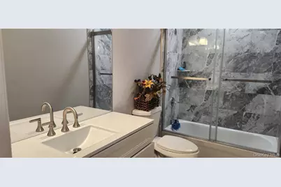 466 Granny Road, Medford, NY 11763 - Photo 9