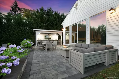 1945 Byron Road, Merrick, NY 11566 - Photo 15