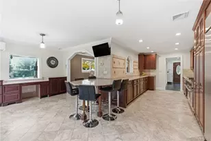 12 Flo Dr, Syosset, NY 11791 - Photo 11