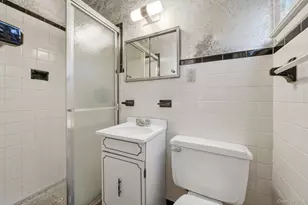 18 Dunhill Rd, Manhasset Hills, NY 11040 - Photo 13