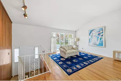 18 Dunhill Road, Manhasset Hills, NY 11040 - Photo 3