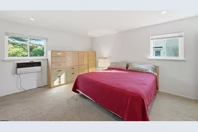 18 Dunhill Road, Manhasset Hills, NY 11040 - Photo 9