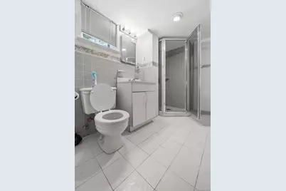 18 Dunhill Road, Manhasset Hills, NY 11040 - Photo 17