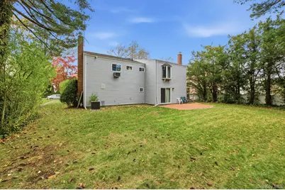 18 Dunhill Road, Manhasset Hills, NY 11040 - Photo 19