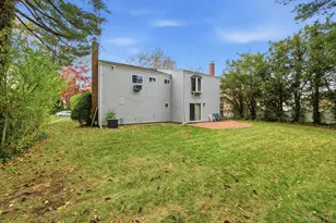 18 Dunhill Rd, Manhasset Hills, NY 11040 - Photo 19