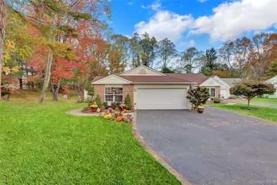 14 Chipmunk Trail, Coram, NY 11727 - Photo 25