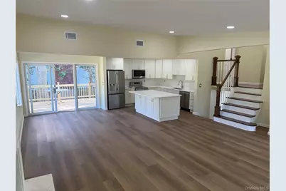 2 Arbor Gate, Old Bethpage, NY 11804 - Photo 3