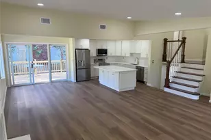 2 Arbor Gate, Old Bethpage, NY 11804 - Photo 3