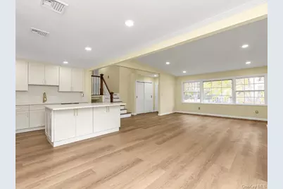 2 Arbor Gate, Old Bethpage, NY 11804 - Photo 25