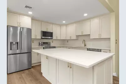 2 Arbor Gate, Old Bethpage, NY 11804 - Photo 23