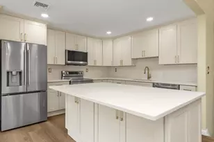 2 Arbor Gate, Old Bethpage, NY 11804 - Photo 23