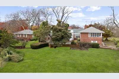 246 Briarwood Crossing, Lawrence, NY 11559 - Photo 19