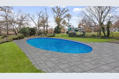 246 Briarwood Crossing, Lawrence, NY 11559 - Photo 21