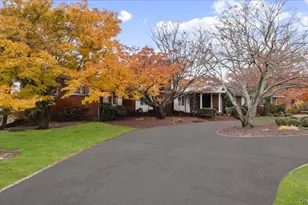 246 Briarwood Crossing, Lawrence, NY 11559 - Photo 5