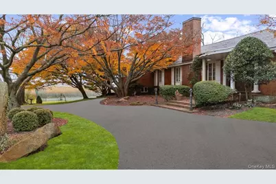 246 Briarwood Crossing, Lawrence, NY 11559 - Photo 7