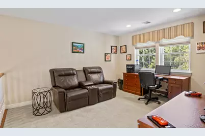 89 Hamlet Drive, Commack, NY 11725 - Photo 17