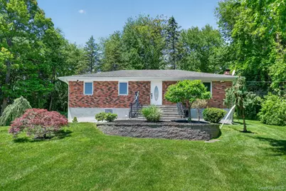 21 Crest Court, Hopewell Junction, NY 12533 - Photo 3