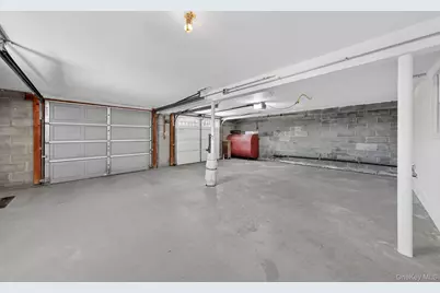 21 Crest Court, Hopewell Junction, NY 12533 - Photo 37