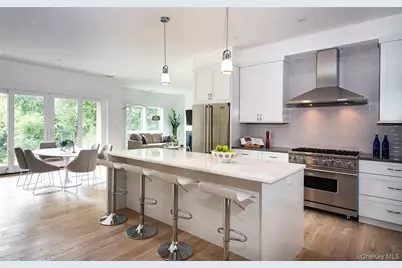 8 Boulevard West #302, Pelham, NY 10803 - Photo 3