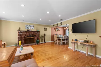 21 Eleanor Road, Plainview, NY 11803 - Photo 3