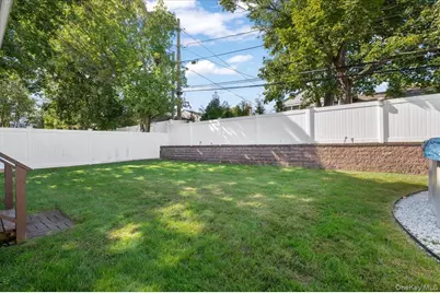 21 Eleanor Road, Plainview, NY 11803 - Photo 29