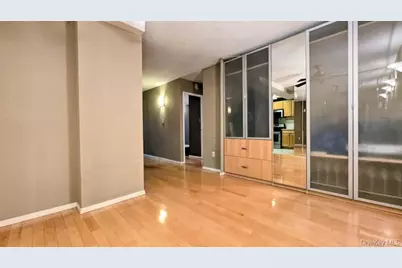 118-18 Union Tpke #Apt 4B, Kew Gardens, NY 11415 - Photo 9