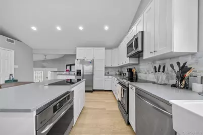 [Address not provided], Freeport, NY 11520 - Photo 11