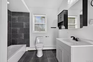 14 Muncey Rd, Bay Shore, NY 11706 - Photo 5