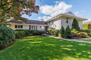 34 Lakeshore Dr, Eastchester, NY 10709 - Photo 3