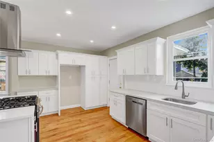 16 Howard Ct, New York, NY 10310 - Photo 9