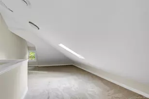 16 Howard Ct, New York, NY 10310 - Photo 19