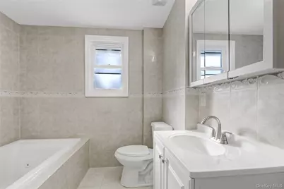 16 Howard Court, New York, NY 10310 - Photo 17