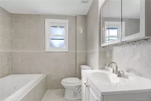 16 Howard Ct, New York, NY 10310 - Photo 17