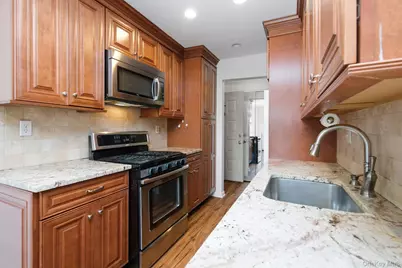 66 Foxwood Circle, Mount Kisco, NY 10549 - Photo 7