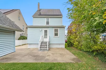 80 Munro Boulevard, Valley Stream, NY 11581 - Photo 23