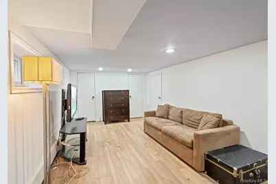 80 Munro Boulevard, Valley Stream, NY 11581 - Photo 17