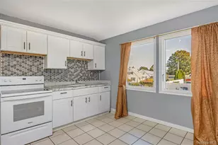 58 Albatross Rd, Levittown, NY 11756 - Photo 17