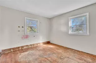 90 30th St, Copiague, NY 11726 - Photo 15