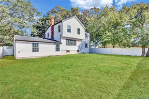 90 30th St, Copiague, NY 11726 - Photo 23