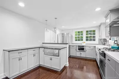 417 Wynnewood Road, Pelham, NY 10803 - Photo 13