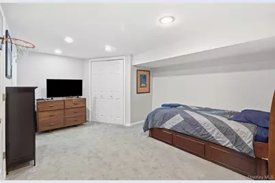 52 Rogers Drive, New Rochelle, NY 10804 - Photo 17