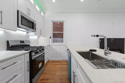 110 Walnut Street, Forest Hills, NY 11375 - Photo 9