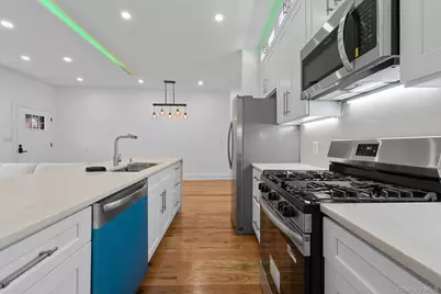 110 Walnut Street, Forest Hills, NY 11375 - Photo 13