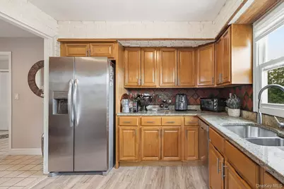 8 Elicar Terrace, Yonkers, NY 10701 - Photo 7