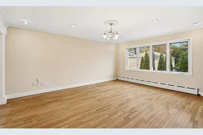 8 Elicar Terrace, Yonkers, NY 10701 - Photo 19